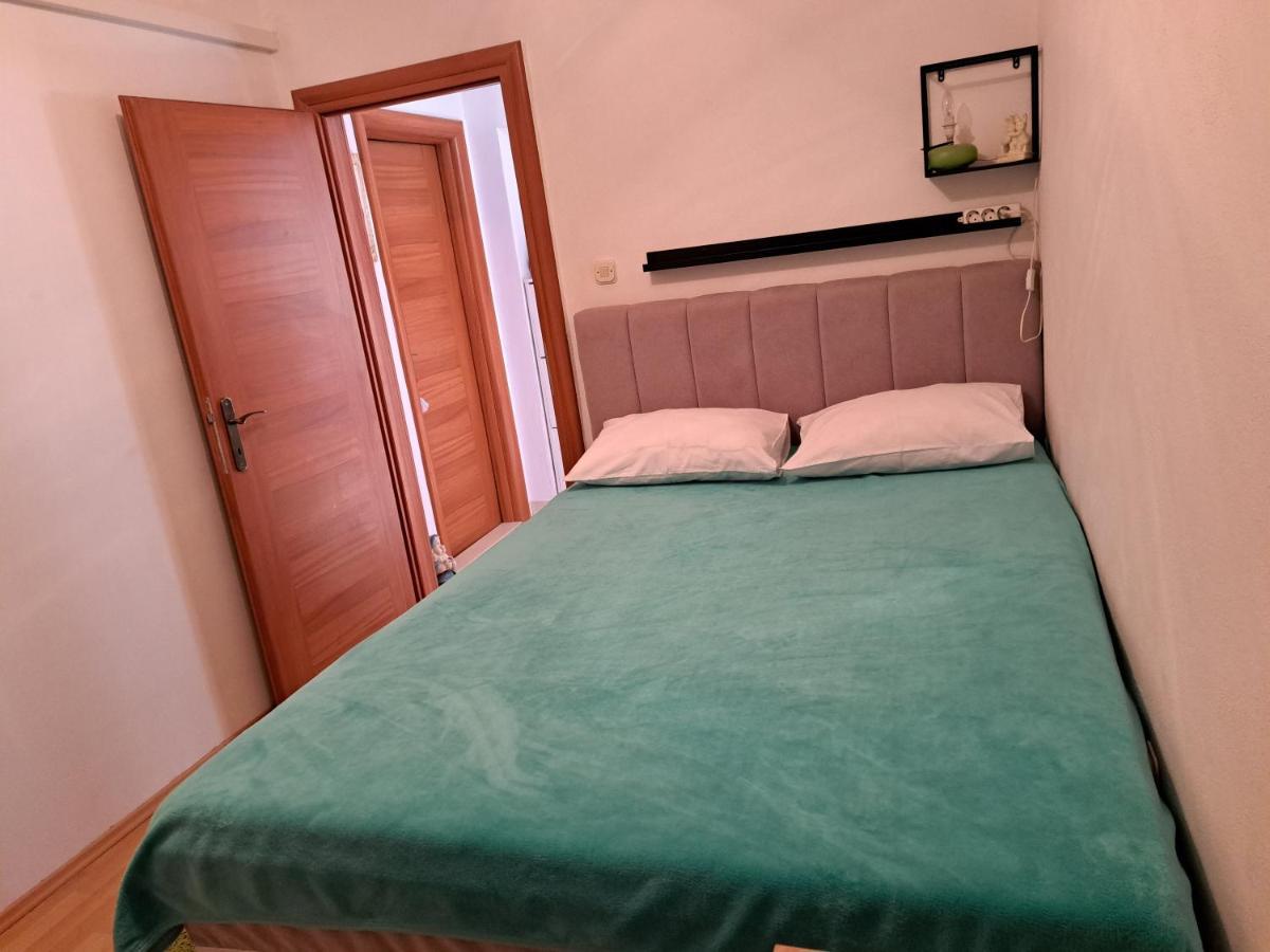 Mateo Apartamento Dugi Rat Exterior foto